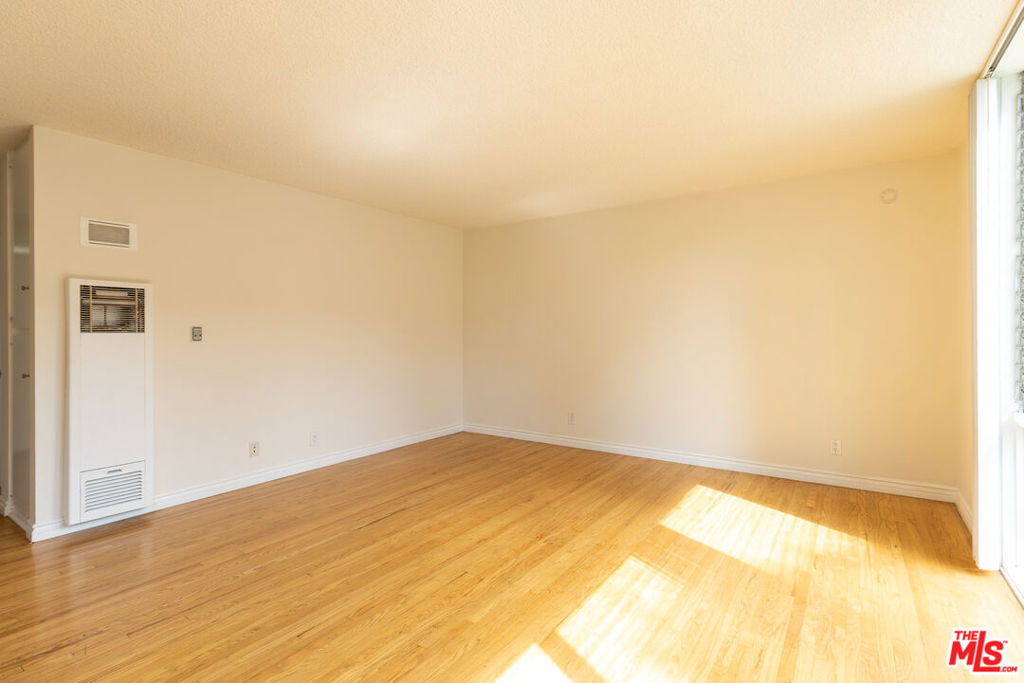 11133 ROSE Avenue 25 Property Photo 1