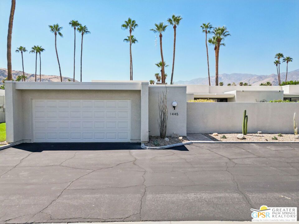 1445 Via Isla Property Photo