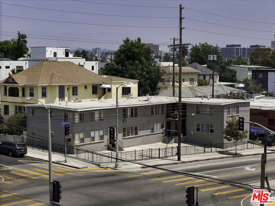 1475 Venice Boulevard Property Photo 1
