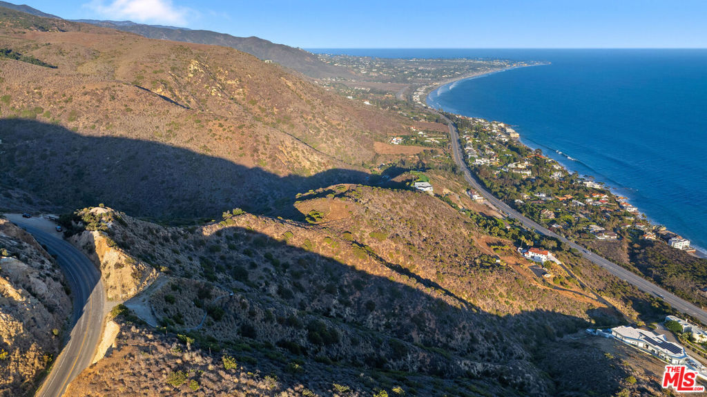 4140 Encinal Canyon Road Property Photo 11