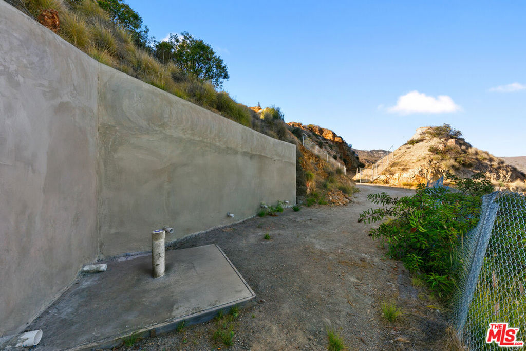 4140 Encinal Canyon Road Property Photo 31