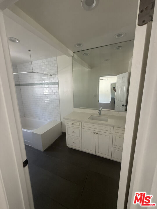 1678 Federal Avenue 3 Property Photo 12