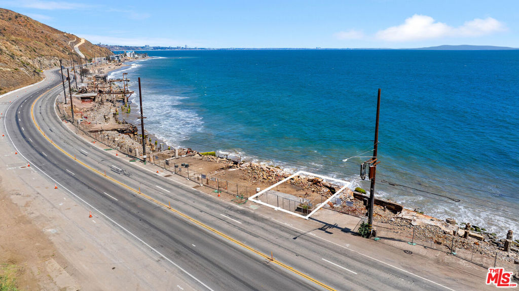 19302 Pacific Coast Highway Property Photo 6