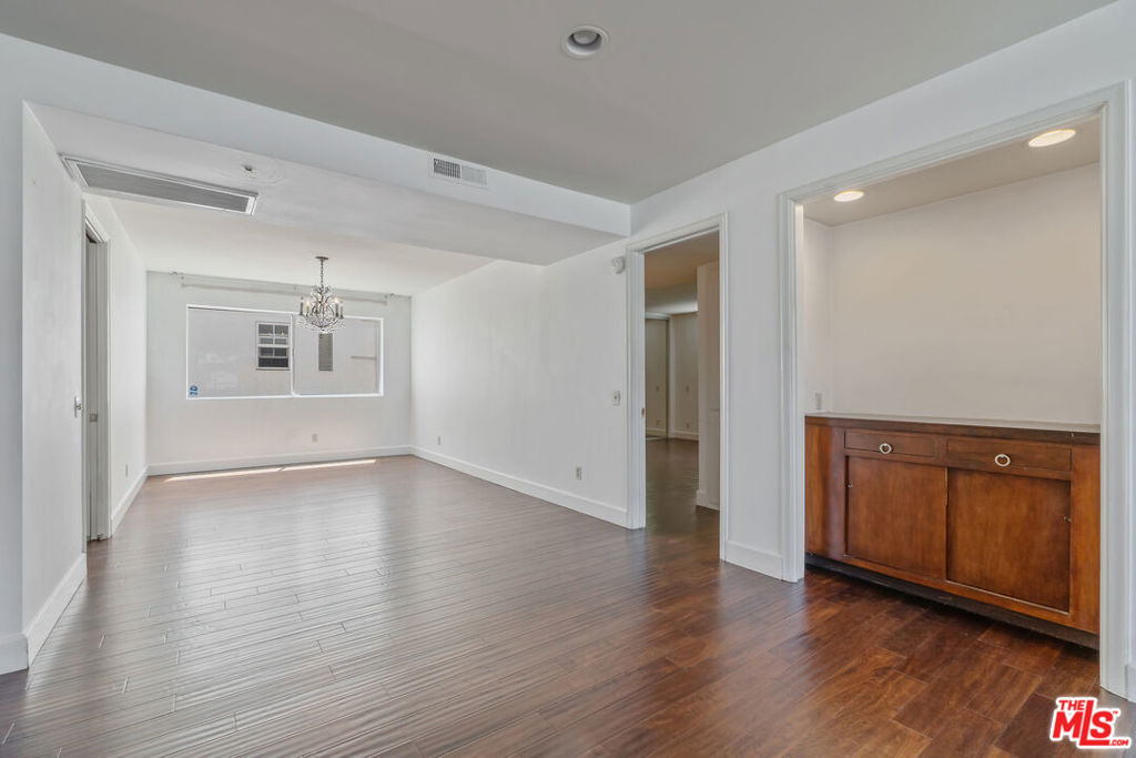 603 N Doheny Drive 2b Property Photo 5