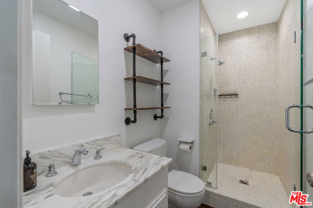 603 N Doheny Drive 2b Property Photo 18