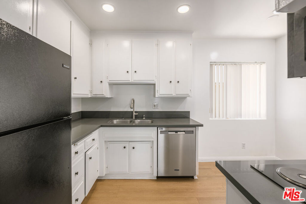 2803 Arizona Avenue 10 Property Photo 1