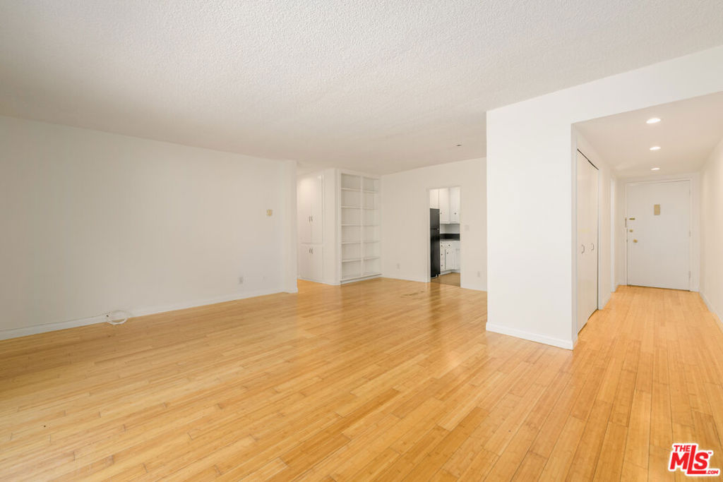 2803 Arizona Avenue 10 Property Photo 2