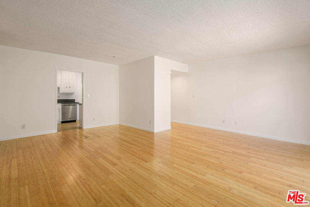 2803 Arizona Avenue 10 Property Photo 3