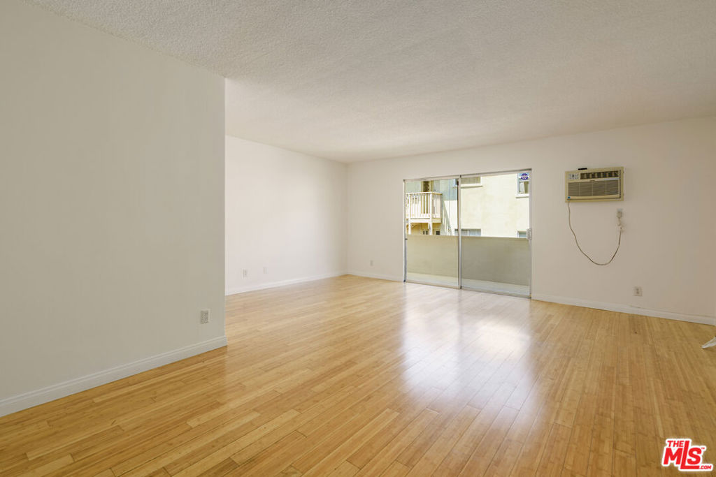 2803 Arizona Avenue 10 Property Photo 4