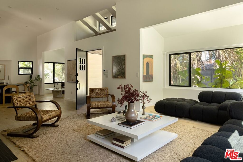 949 Nowita Place Property Photo 13