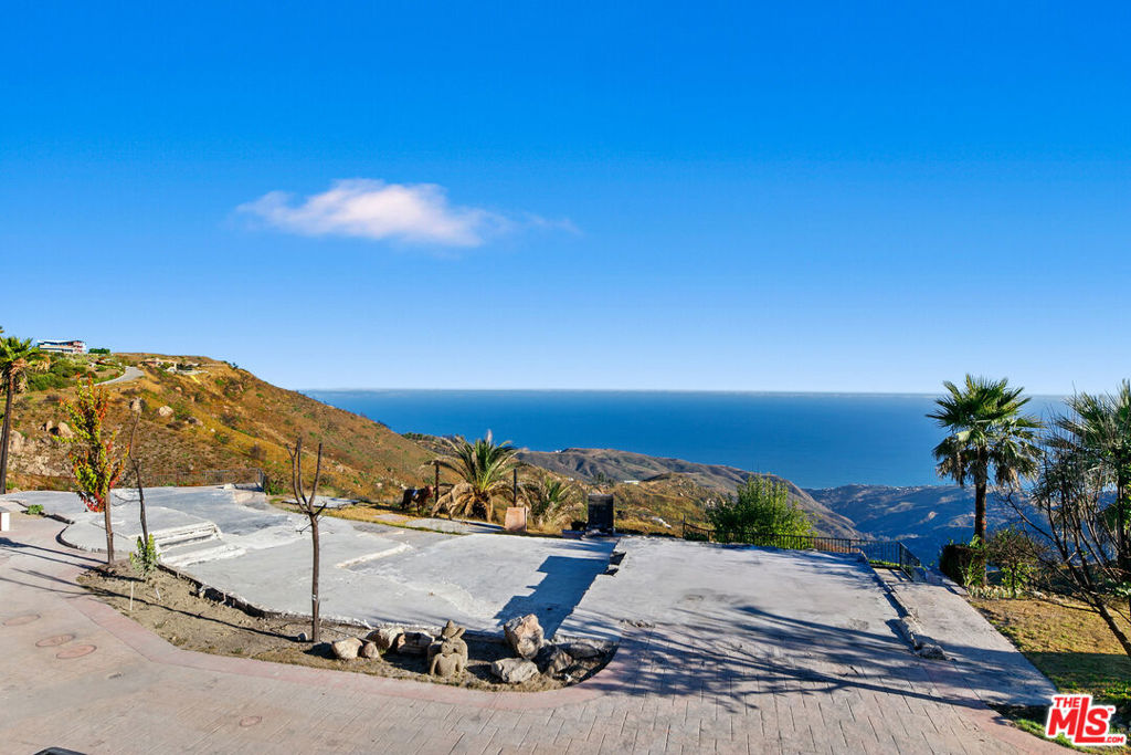 23010 Saddle Peak Road Property Photo 5