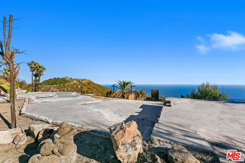23010 Saddle Peak Road Property Photo 10