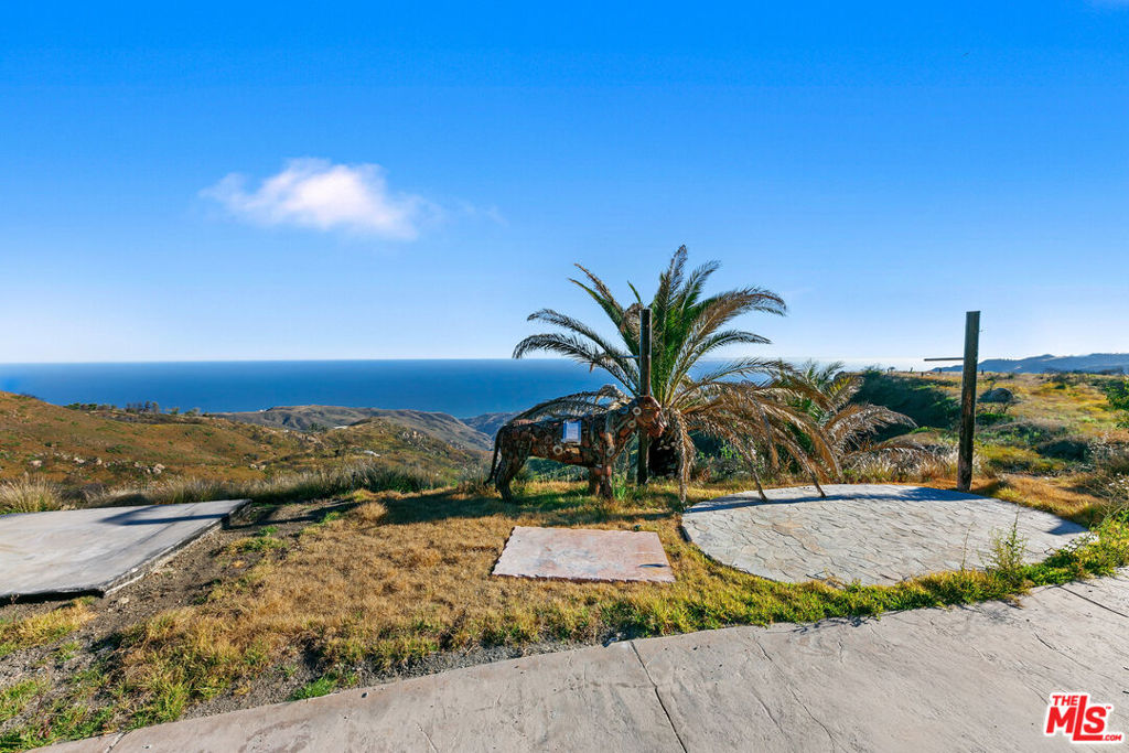 23010 Saddle Peak Road Property Photo 12