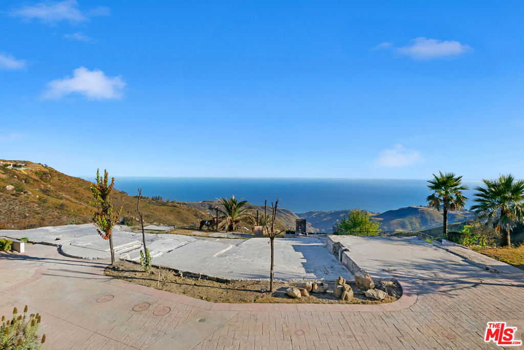 23010 Saddle Peak Road Property Photo 20