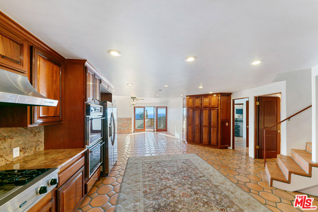 23010 Saddle Peak Road Property Photo 28