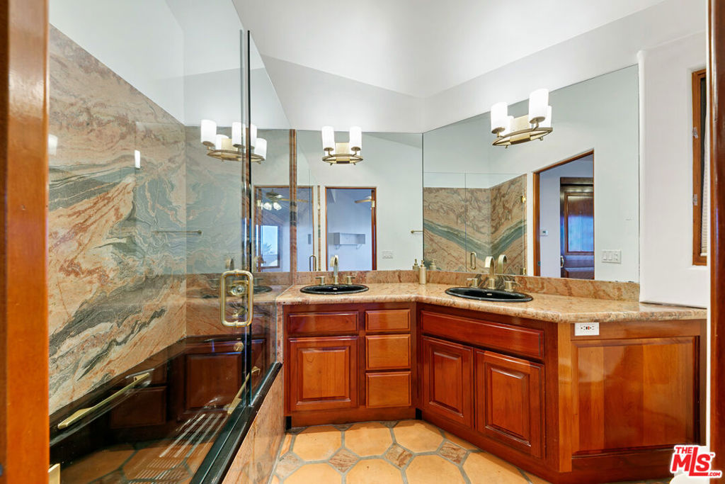23010 Saddle Peak Road Property Photo 31