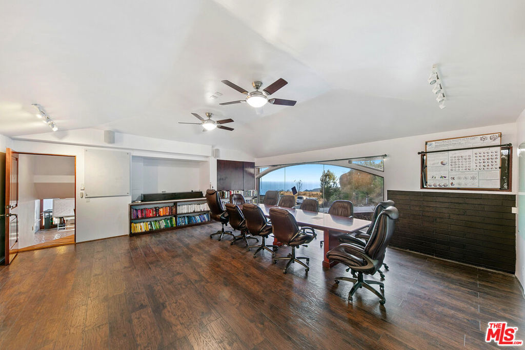 23010 Saddle Peak Road Property Photo 33