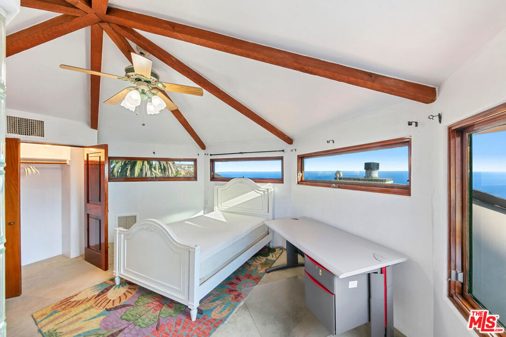 23010 Saddle Peak Road Property Photo 34