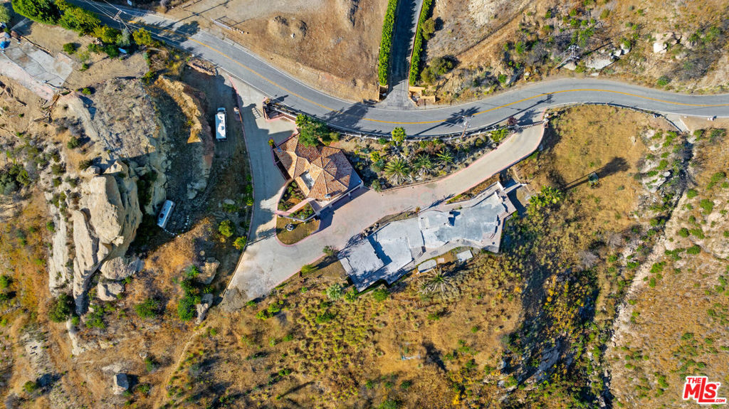 23010 Saddle Peak Road Property Photo 42