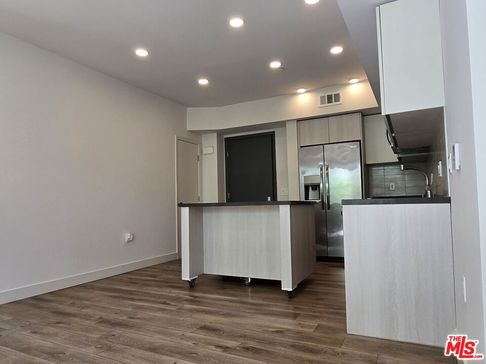 740 S Ridgeley Drive 204 Property Photo 2