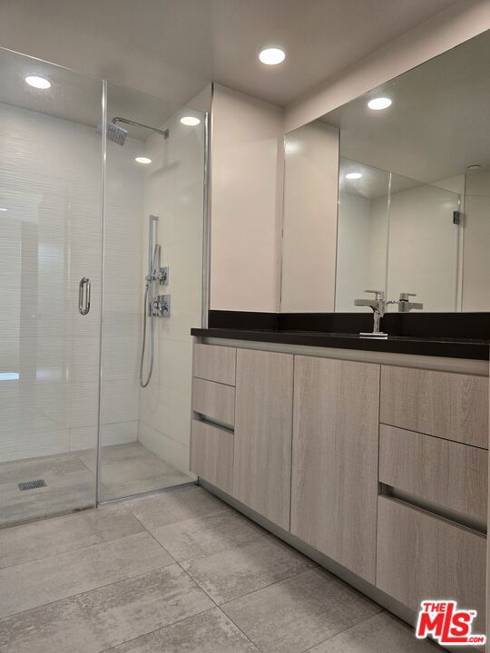 740 S Ridgeley Drive 204 Property Photo 10