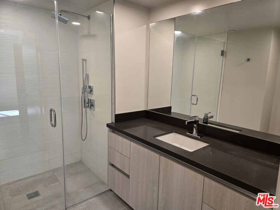 740 S Ridgeley Drive 204 Property Photo 11