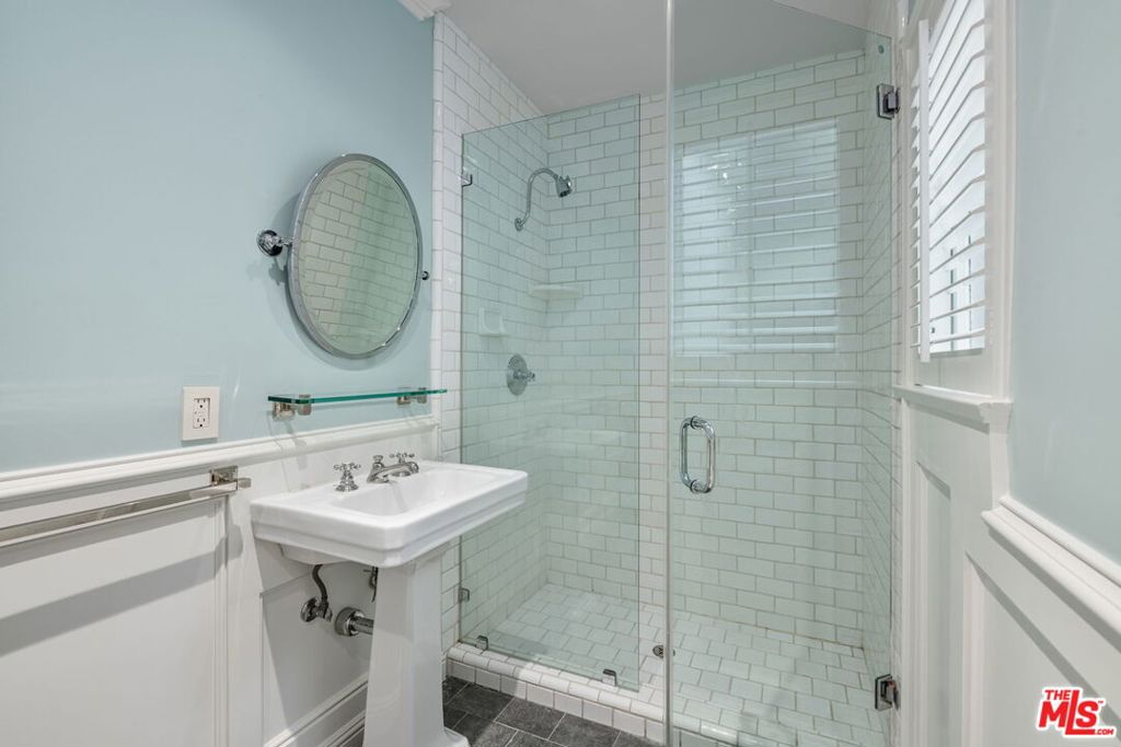 1110 Benedict Canyon Drive Property Photo 31