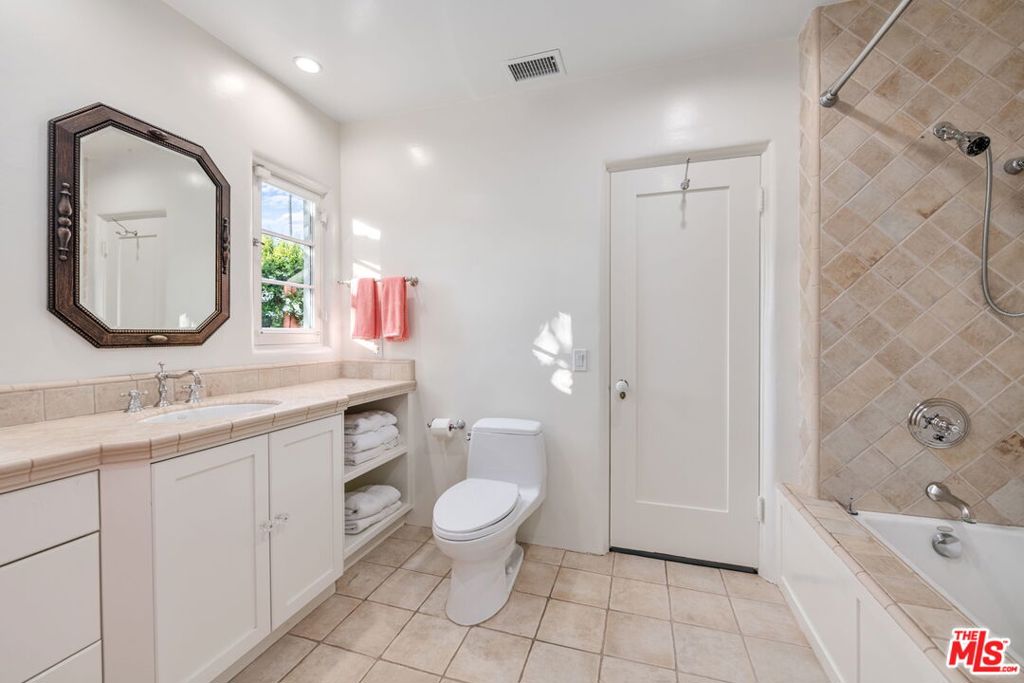 1110 Benedict Canyon Drive Property Photo 43