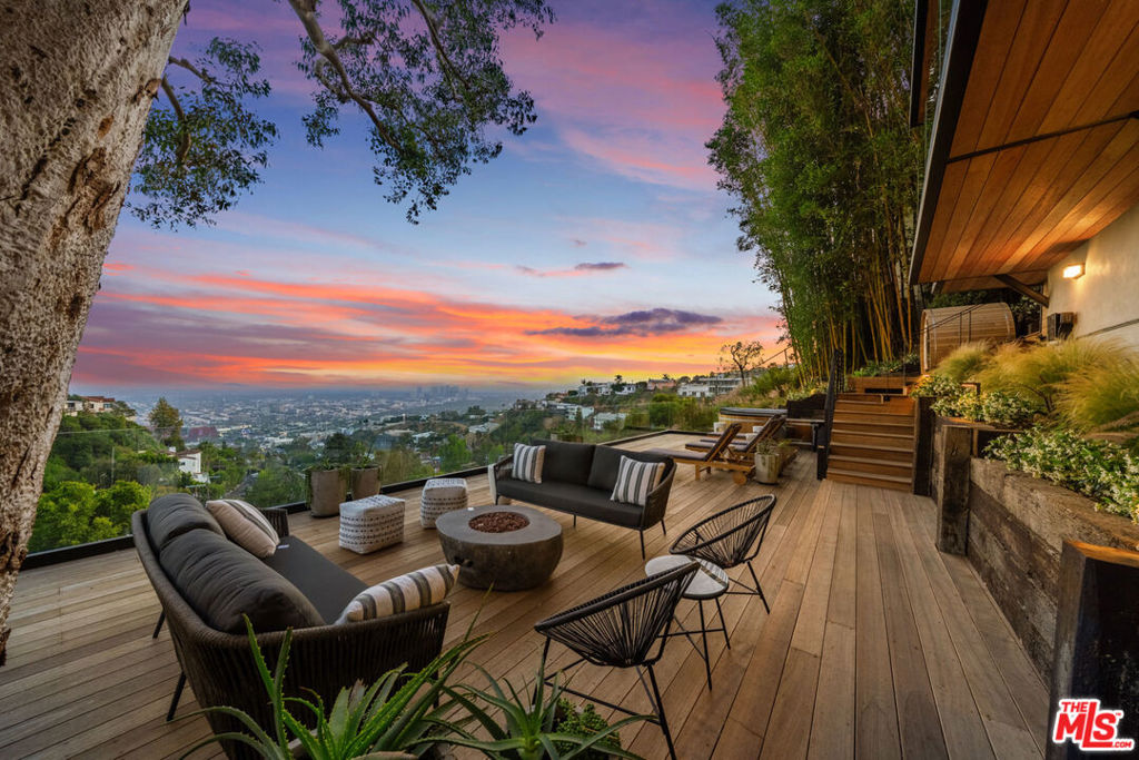 8800 Hollywood Boulevard Property Photo 1