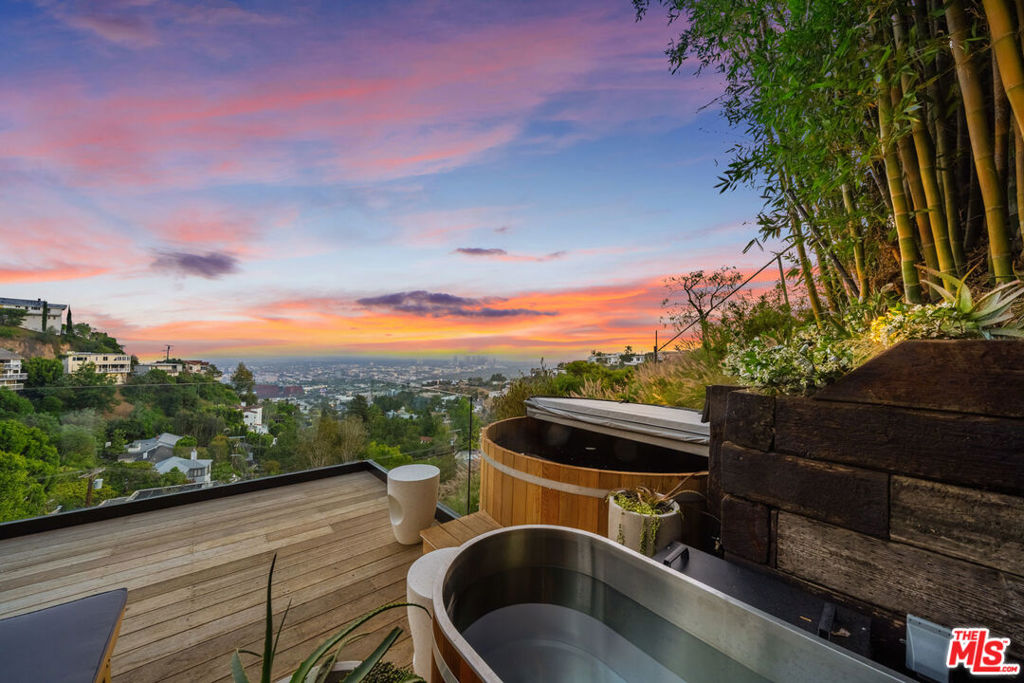 8800 Hollywood Boulevard Property Photo 7