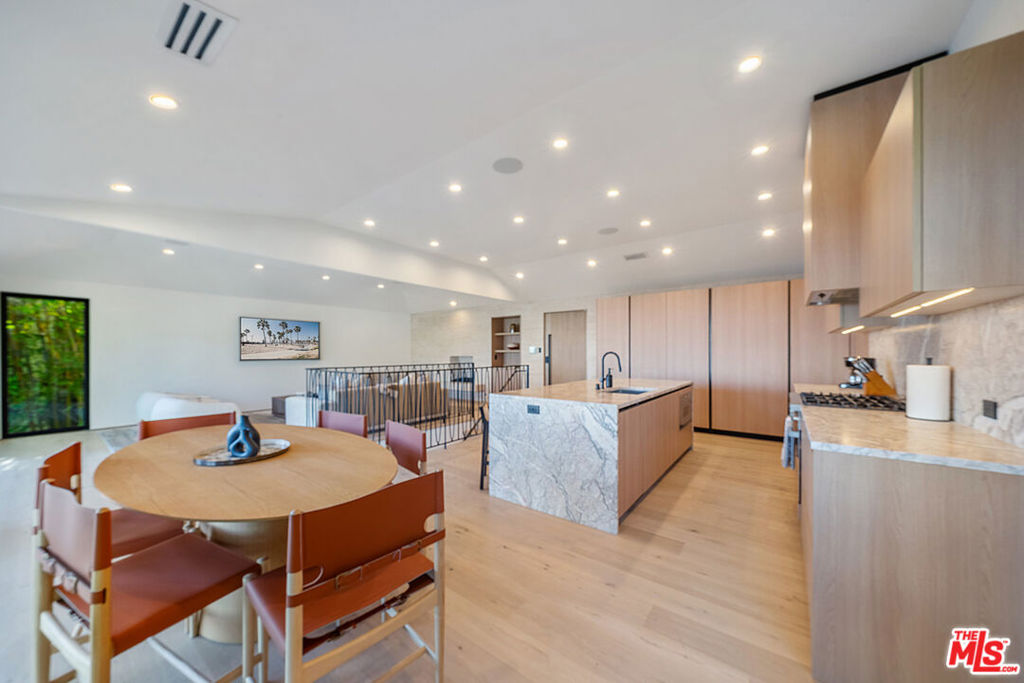8800 Hollywood Boulevard Property Photo 21