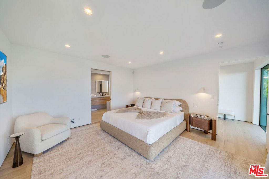 8800 Hollywood Boulevard Property Photo 37