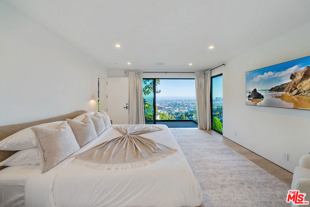 8800 Hollywood Boulevard Property Photo 38