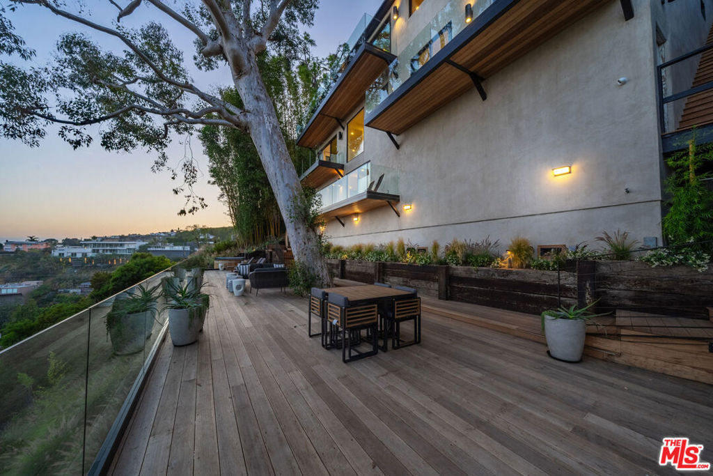 8800 Hollywood Boulevard Property Photo 70