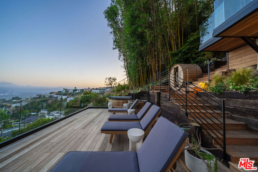 8800 Hollywood Boulevard Property Photo 72