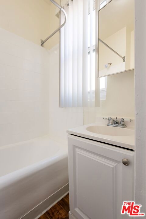 729 S Union Avenue 200 Property Photo 6