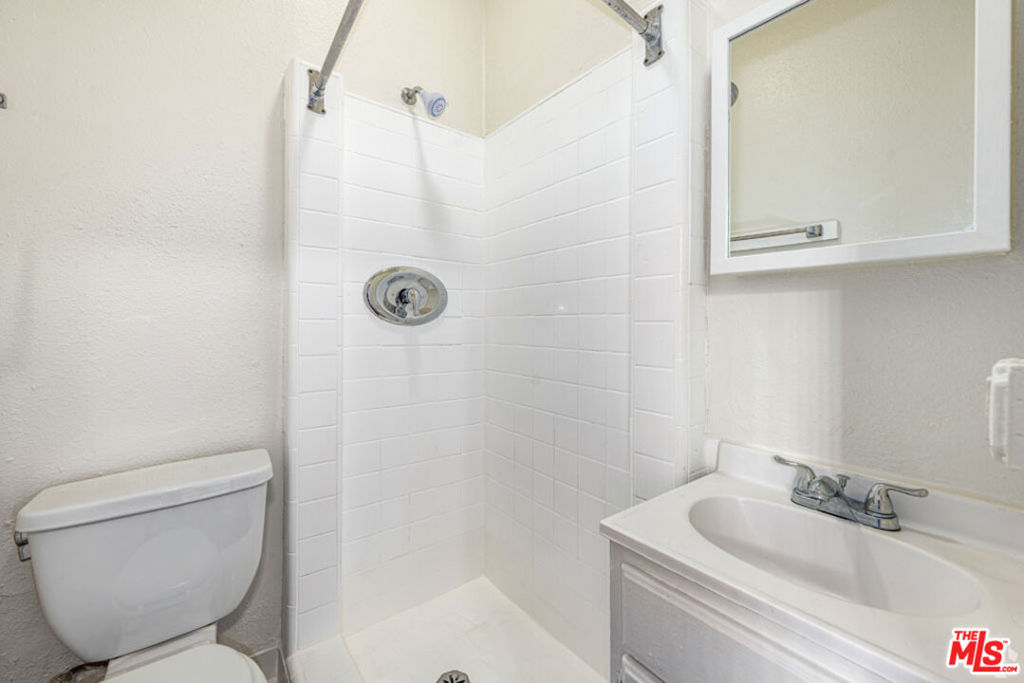 729 S Union Avenue 109 Property Photo 16