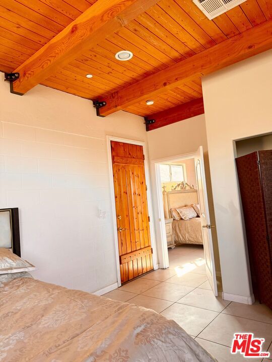 11077 Pacific View Drive Property Photo 9