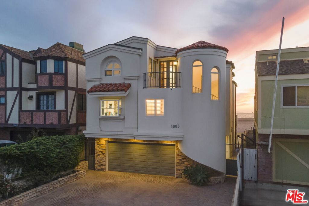 1005 Ocean Drive Property Photo 2