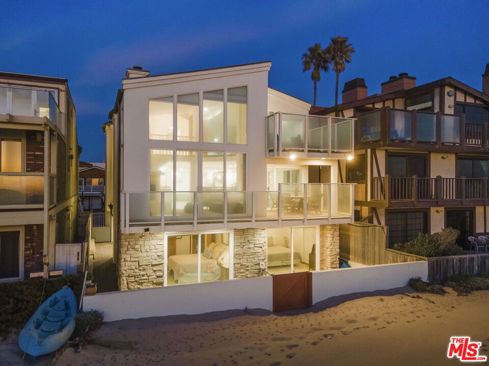 1005 Ocean Drive Property Photo 4