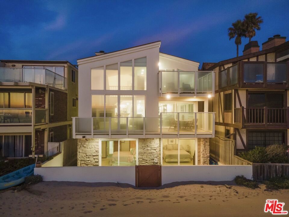 1005 Ocean Drive Property Photo 5