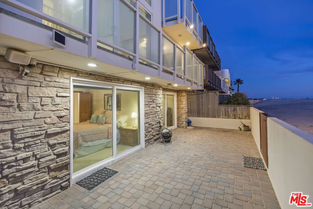 1005 Ocean Drive Property Photo 7