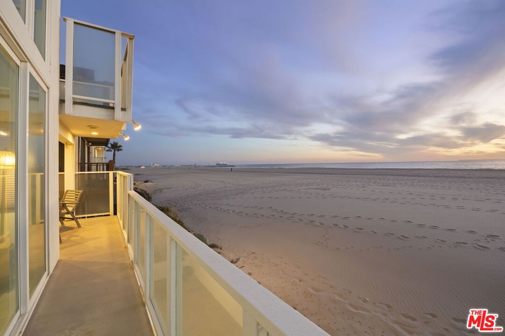1005 Ocean Drive Property Photo 10
