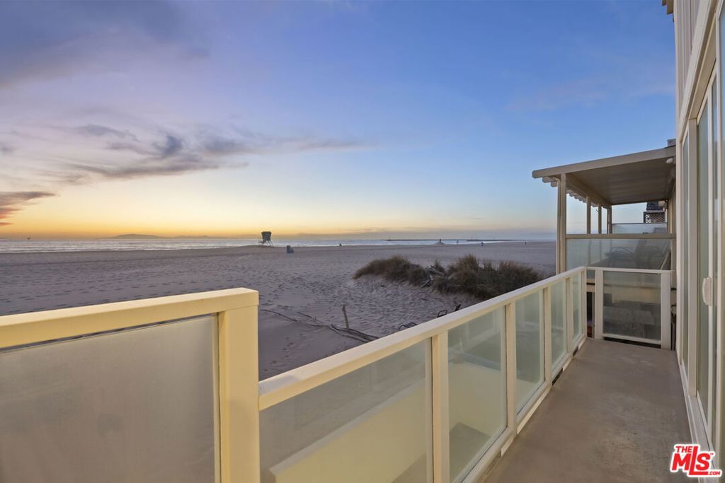 1005 Ocean Drive Property Photo 11