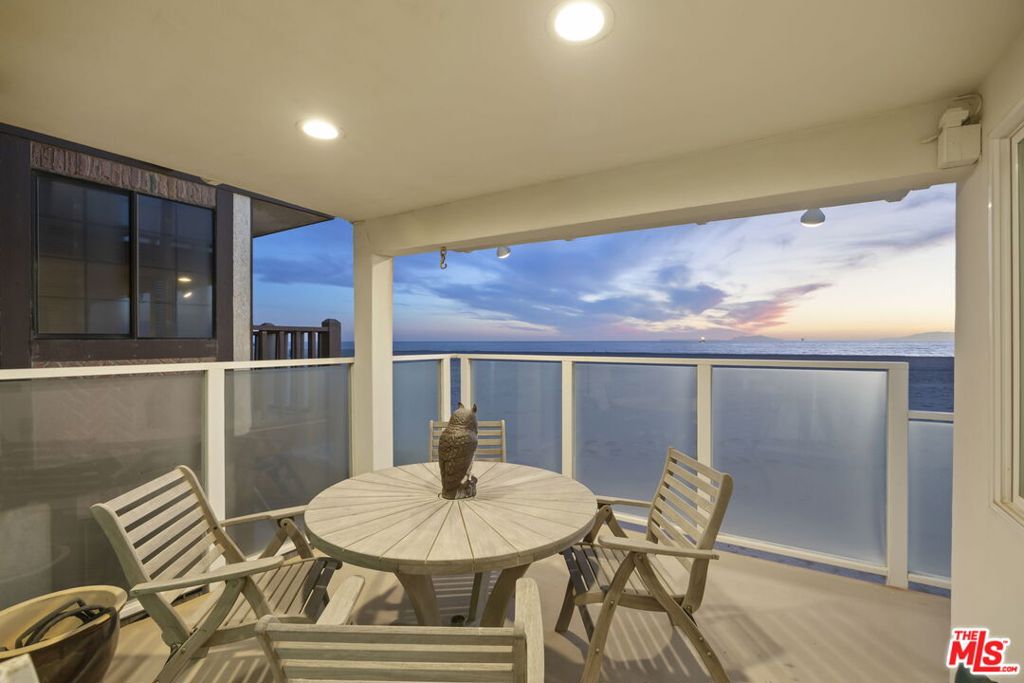 1005 Ocean Drive Property Photo 12