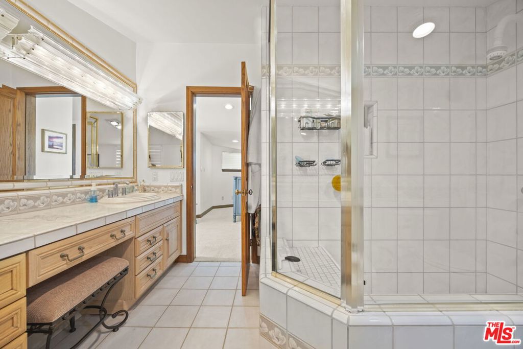 1005 Ocean Drive Property Photo 23
