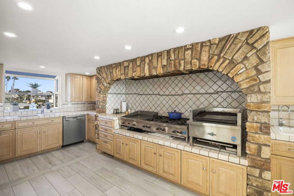 1005 Ocean Drive Property Photo 30