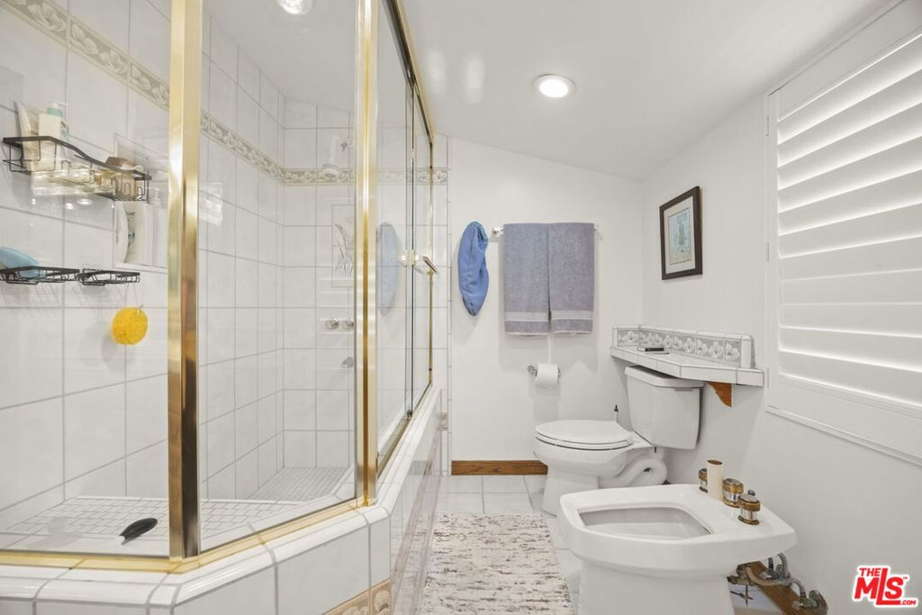 1005 Ocean Drive Property Photo 35