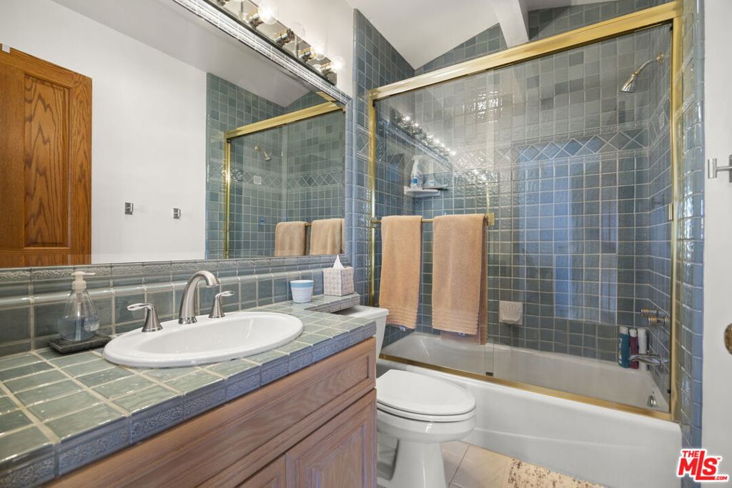 1005 Ocean Drive Property Photo 42
