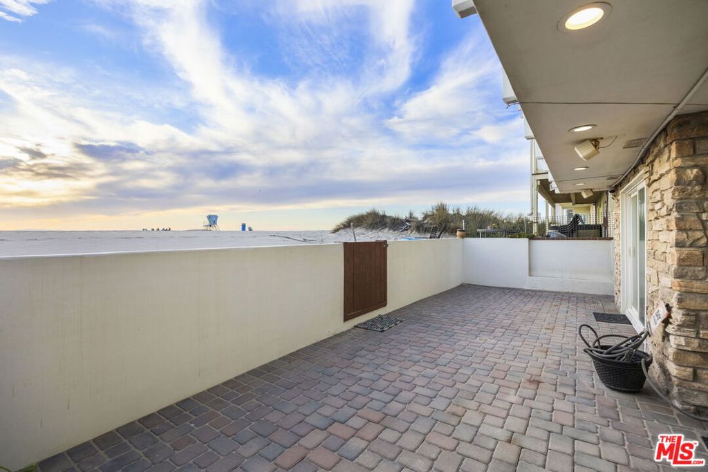 1005 Ocean Drive Property Photo 49